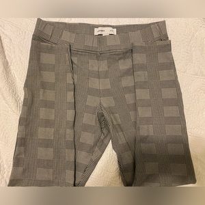 Old navy Stevie high rise pants.